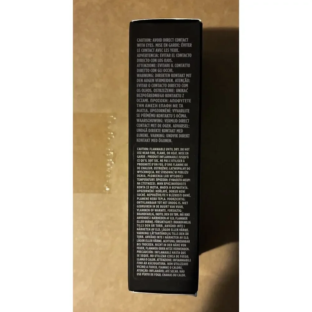 Laura Mercier Real Flawless Weightless Perfecting Foundation- 0W1 Satin- 1 fl oz